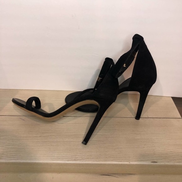 Isabel Marant Womens
Black - Gold Buckle embellished Suede Sandals Pumps size 6 - Picture 3 of 14